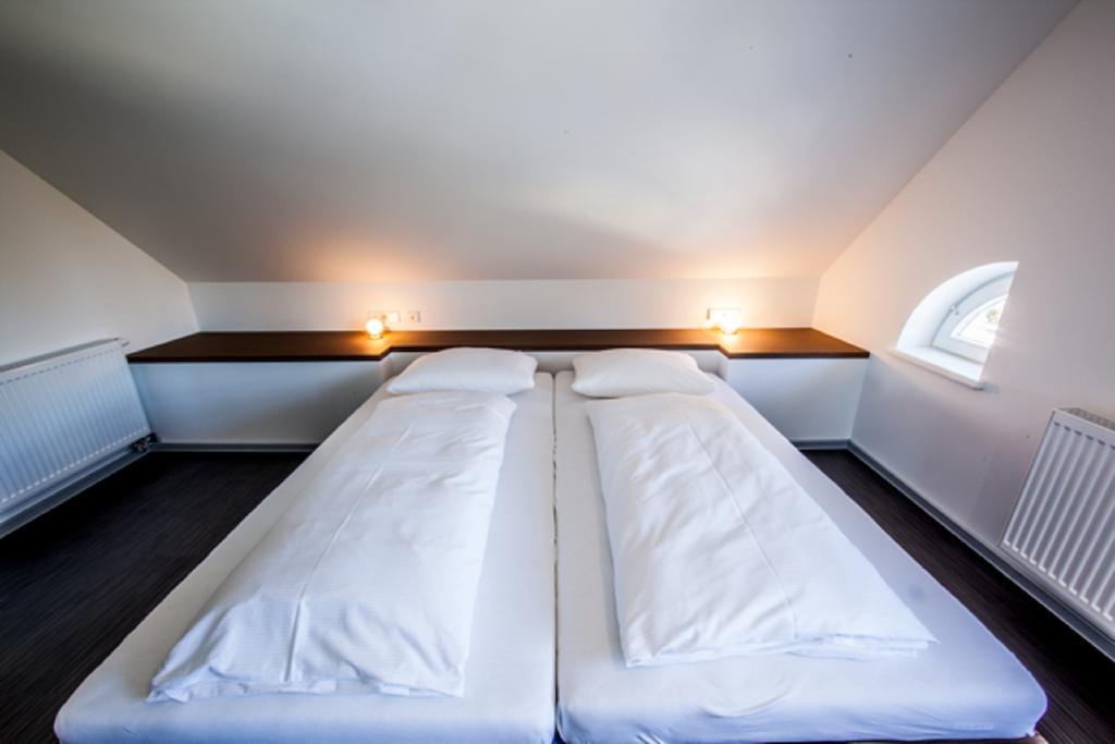 Achtender Metzingen  Oda fotoğraf